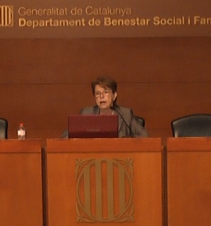 La doctora Mercè Pineda durante su intervención