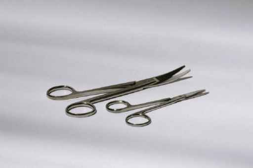 Imagen de unas tijeras quirúrgicas
